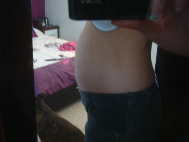 FROM BUMP TO BABY - bump pics!! - Page 37 17_wee10