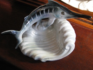 titian - Is this Titian???  Yes it is an F.12 Marlin Ashtray Img_0112