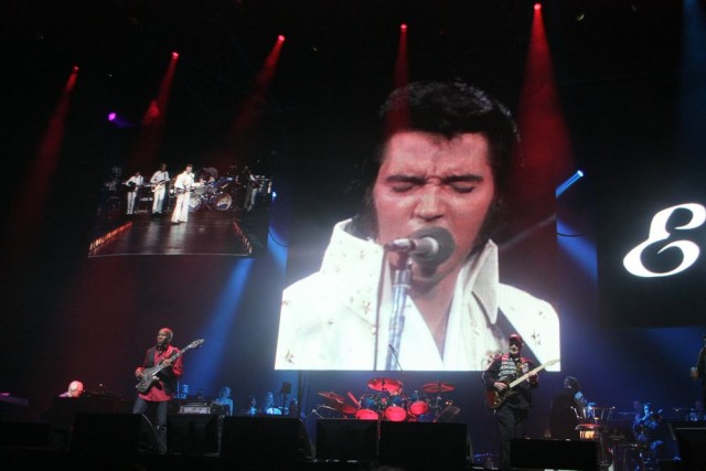 Elvis in concert european tour au Zenith de Paris le 09 Mars 2010 Img_1310