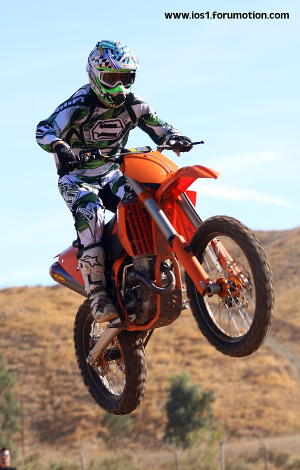 FIRST SHOTS OF TOMMY SEARLE PRACTICING SUPERCROSS!!! Cali3_11