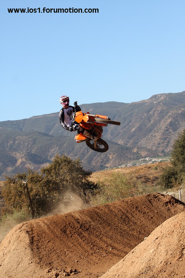 FIRST SHOTS OF TOMMY SEARLE PRACTICING SUPERCROSS!!! Cali4_10