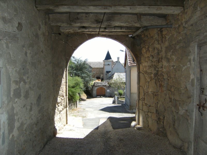 Lunac, village de l'Aveyron Dscf0210