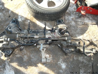 Crack steering gear box due to over turning 500_9710