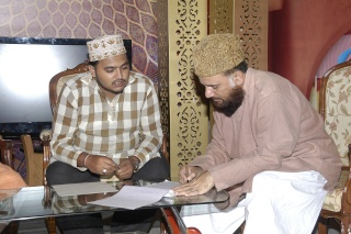 Editor Naat News Zakraia Ashrafi taking interview from Syed Fasihuddin Soharwardi Dsc_3810