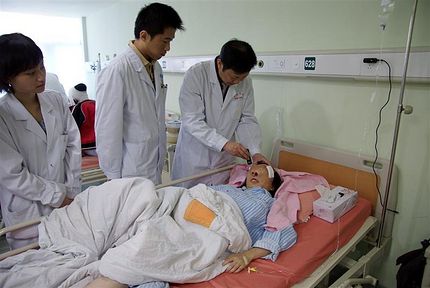 جراحة تنقذ حياة فتاة الصين العجيبة\ تحذير صور مؤلمة Avatar10