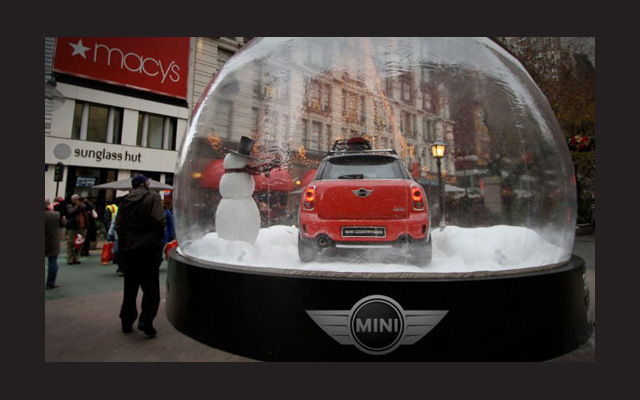 MINI Builds Giant Snow Globe Outside NYC Macy’s Featur10
