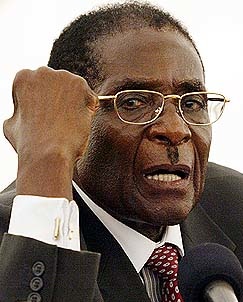 Zimbabwe : Mugabe dénonce les “sales blancs” Robert10
