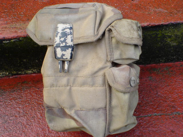 Six colour Gas Mask Haversack and 3 colour Ammo pouches...ID help please Dsc02094