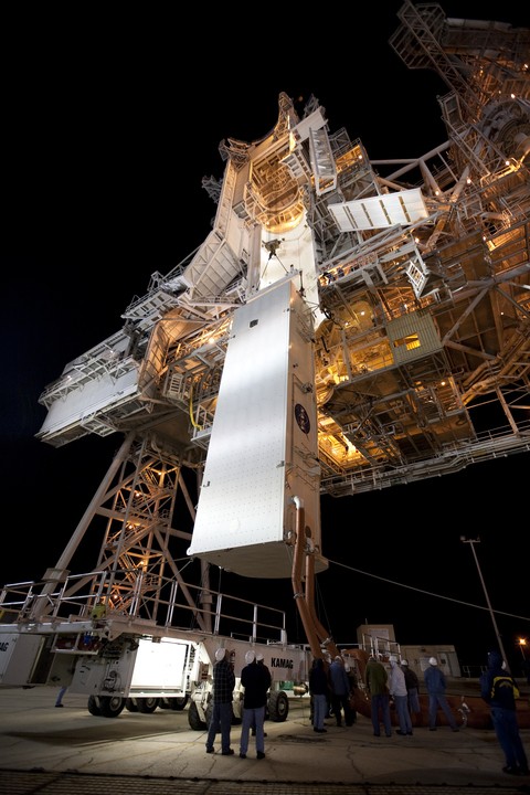 [STS-131] Discovery : préparatifs - Page 7 2010-211