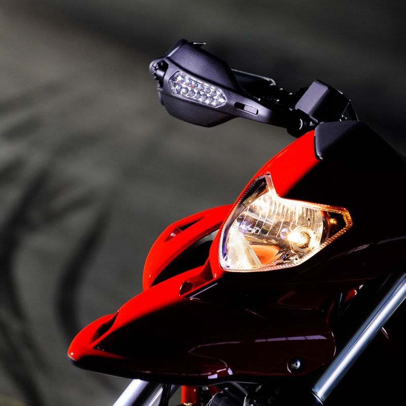 Video, photos modele Ducati 2011 Hyperm11
