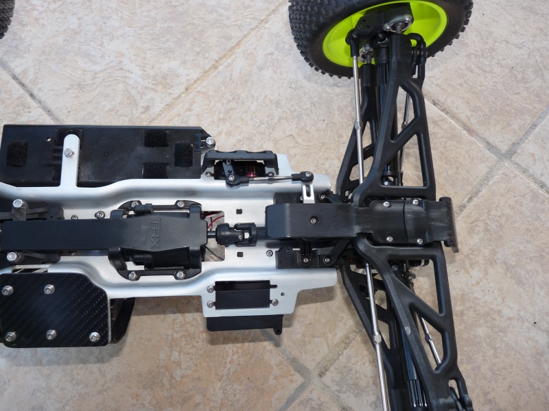 b-revo chassis alu et b-revo chassis carbone - Page 11 P1010117