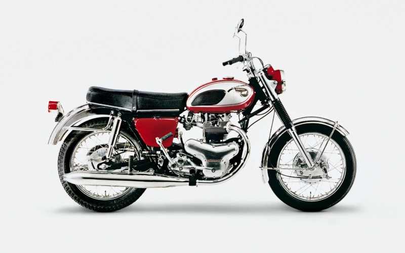 K en TERRASSE - La  Kawasaki W 800 W1_19610