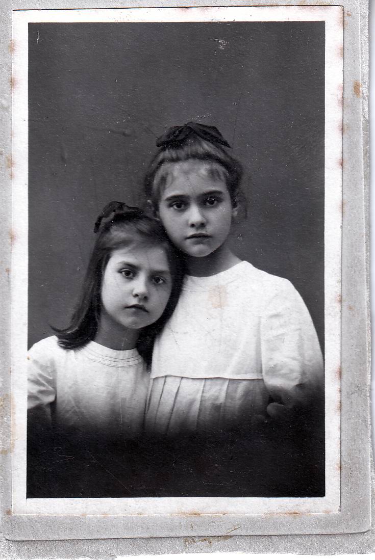 Фотографии с которых смотрят наши предки.... 1922-010