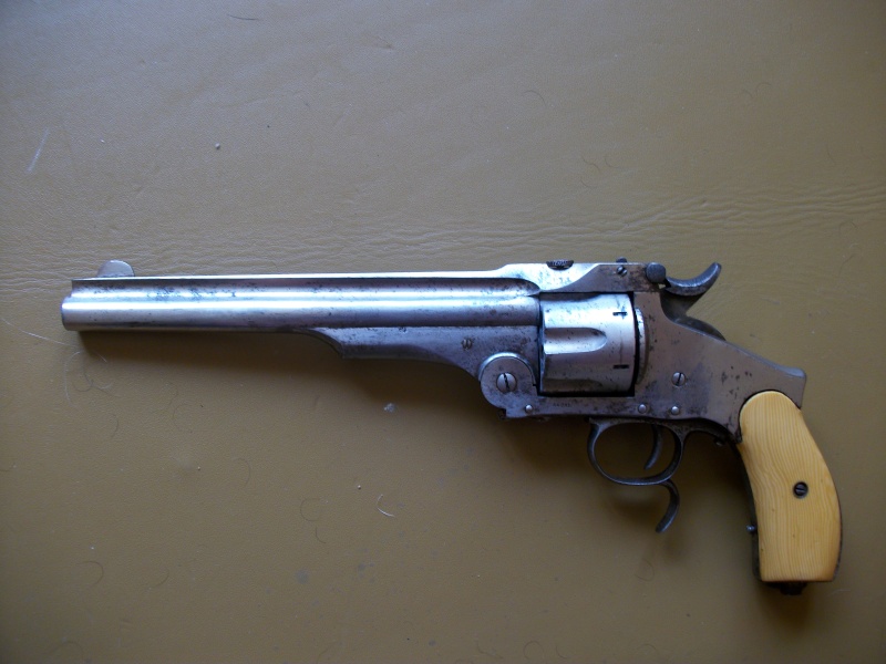 Un gros revolver S_w_4410