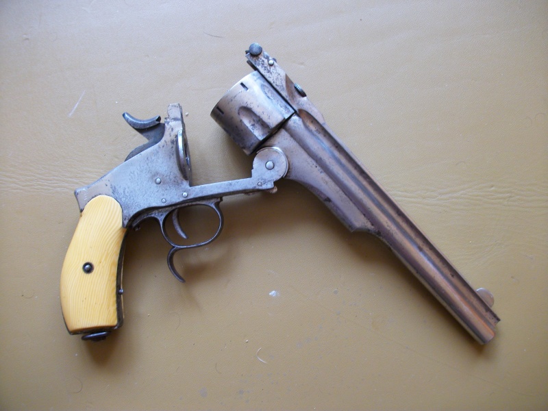 Un gros revolver S_w_4412