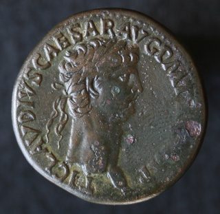 Le médailler de Caligula de Lugdunum Img_7965