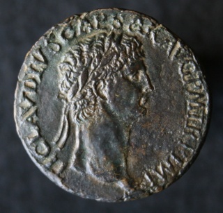 Le médailler de Caligula de Lugdunum Img_7967