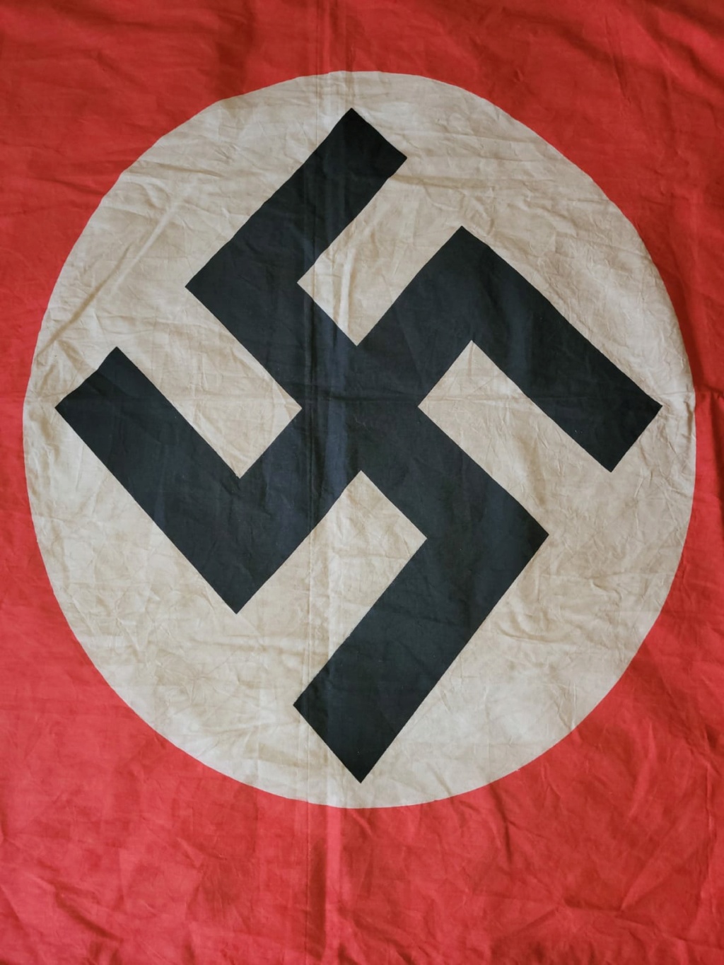 Drapeau croix gammée