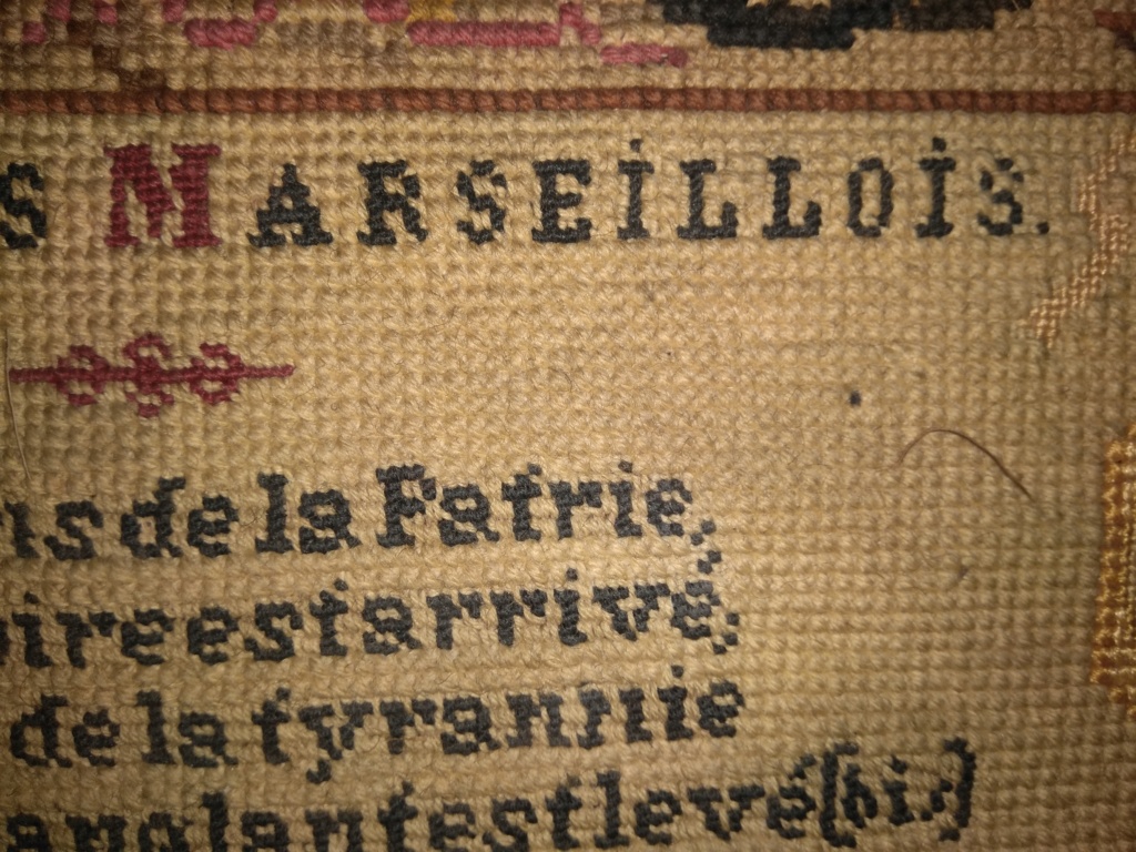Une bannière ancienne Hymne des Marseillois  Img_2140