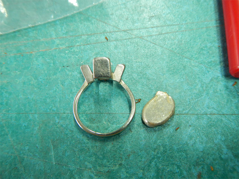 refaire une griffe sur une bague or gris + diamants