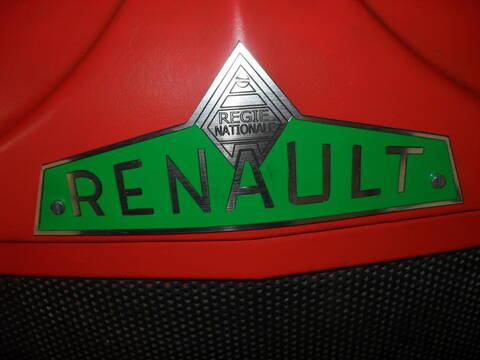 Reproduction de logo Régie Nationale Renault  - Page 3 6731d310