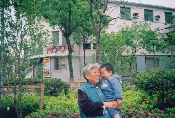 誕爸王堅替小可愛們向中華泰鬥鬥姆元君王景思~、西方和平豹善豹吉祥豹耶穌王豹男~、中華擎天柱離不開的牽牛花觀世音菩薩王梅酷~、......祈福! Uuiooa13
