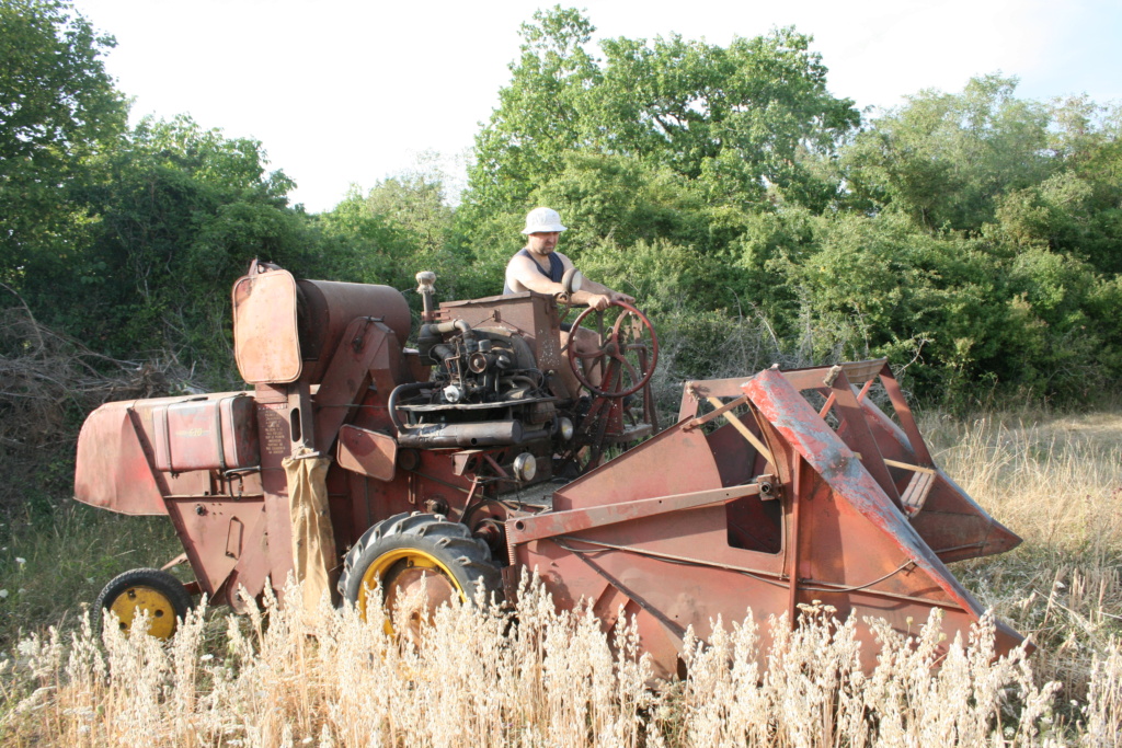 Massey-Ferguson : Moissonneuses Batteuses  410 - 510 - 207 - 507 ... - Page 9 Img_5113