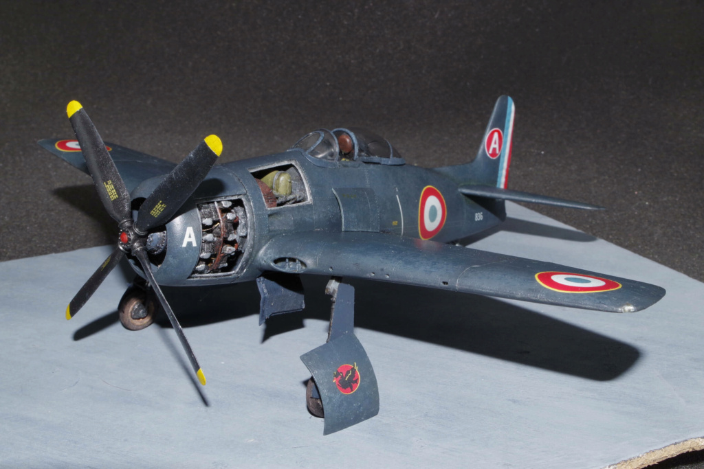 [Vitrine "le bestiaire Grumman"] [Hobby Boss] 1/48 - Grumman F8F-1 Bearcat  F8fbea21