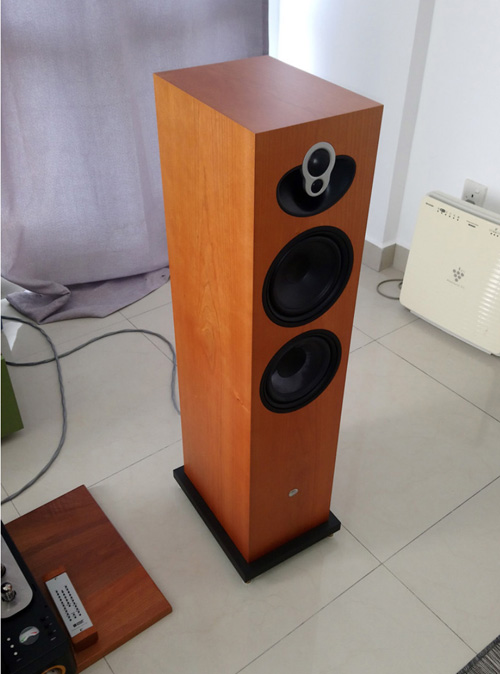 REDUCED! Linn Majik 140 Floorstanders w/ upgraded stands (Used) Linn_m13