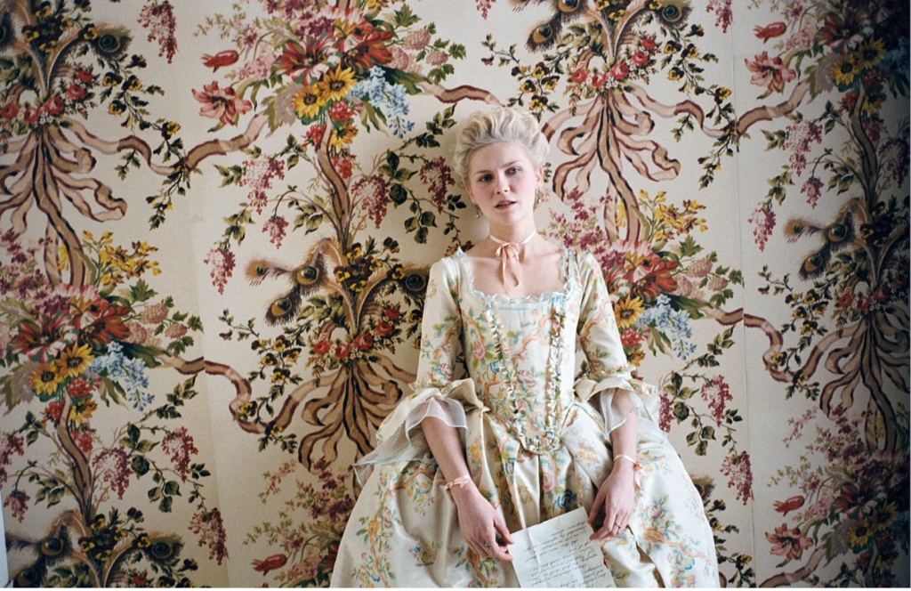 Les secrets des costumes de Kirsten Dunst dans “Marie-Antoinette” 076_ch10