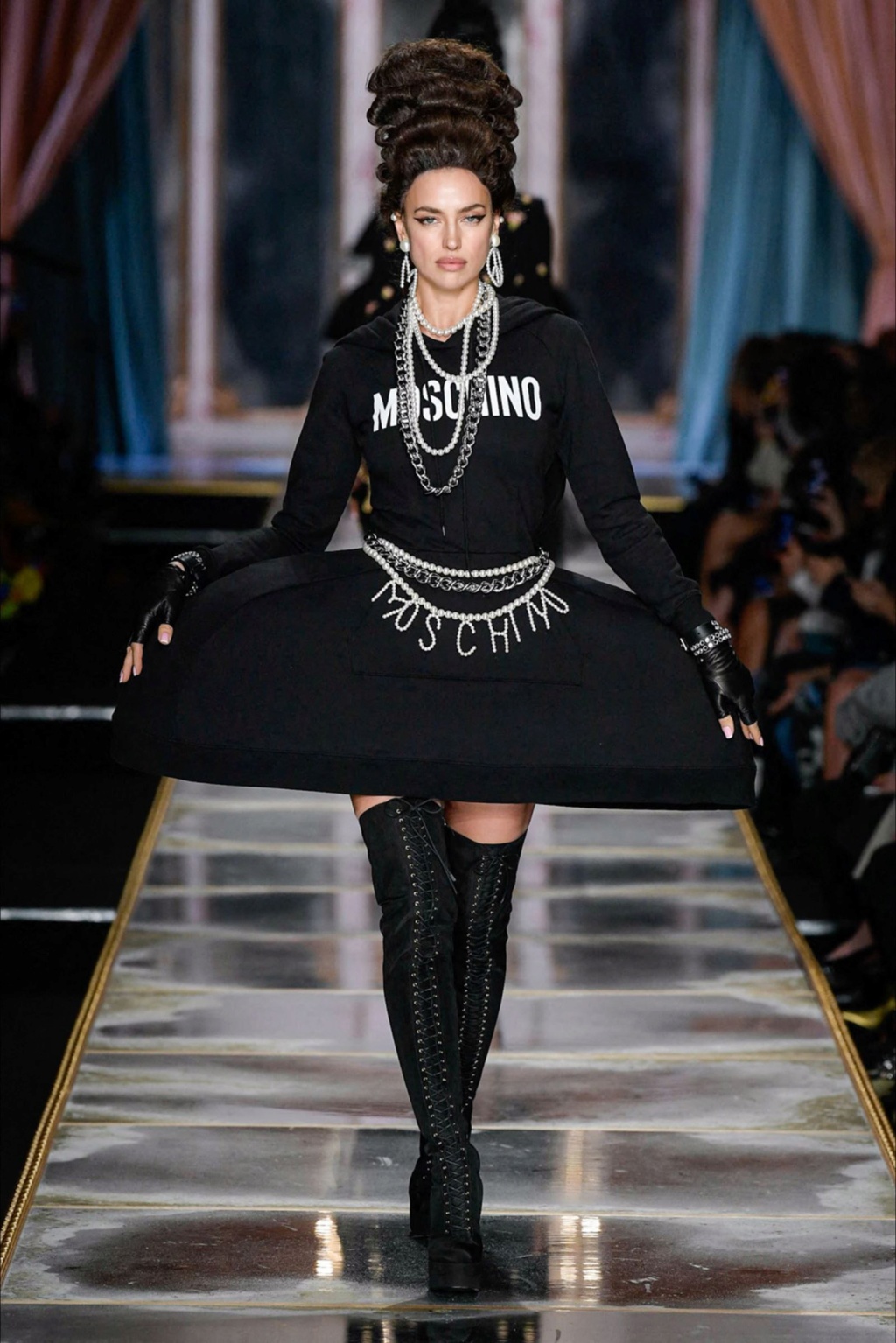Fashionweek de Milan - Moschino joue la carte Marie-Antoinette Fashio22
