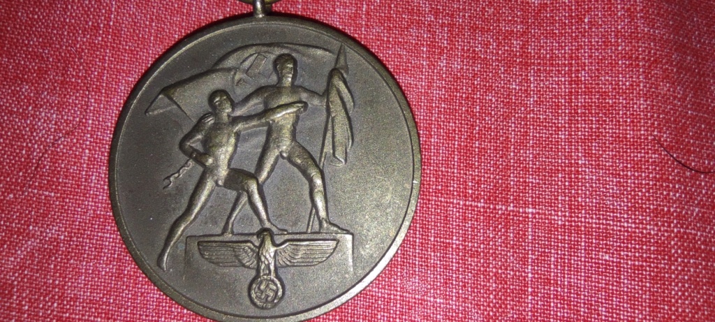 Avis médaille et barrette château de Prague Img_2281