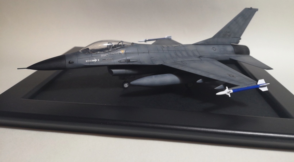 [Italeri] General Dynamics F-16 A  Img_2087