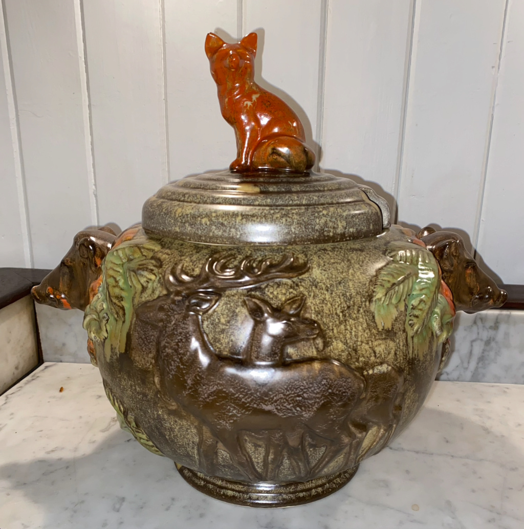 Help to identify tureen no. 3655 with deer, boar and fox Screen15