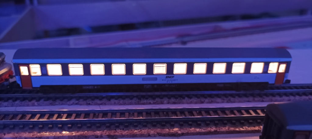 Eclairage sur voiture SNCF de marque IBERTREN - Stay-alive ? Img_2016