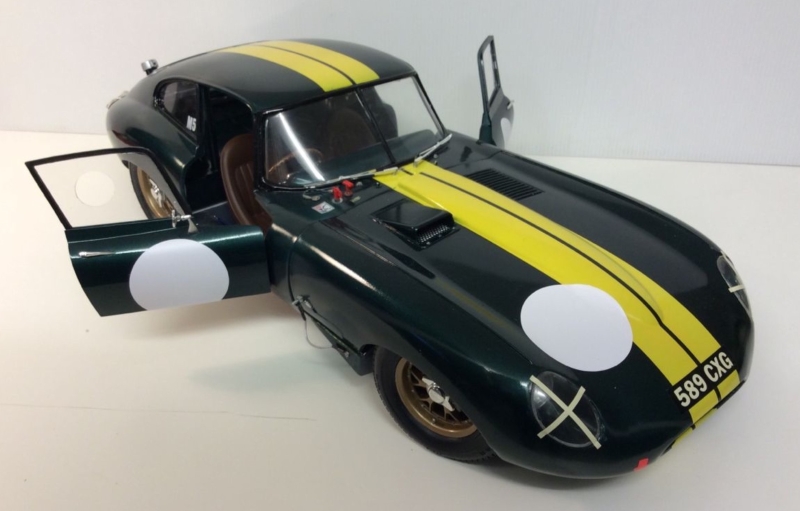 Another 1/8th Jaguar E type finished. (BRG) 3ce9a910