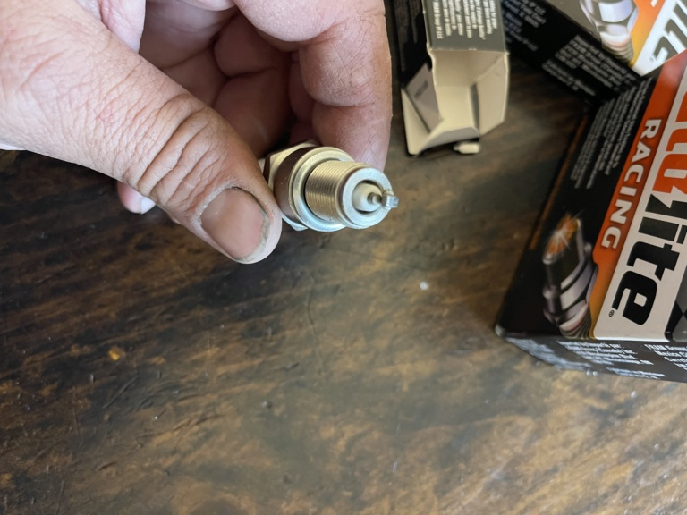 Counterfeit spark plugs? Img_6311