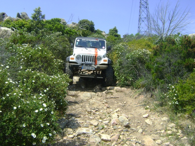 CORSICA JEEPER'S RAID AVENTURE 9 - du 13 au 16 MAI 2010 - Page 2 Dsc03230