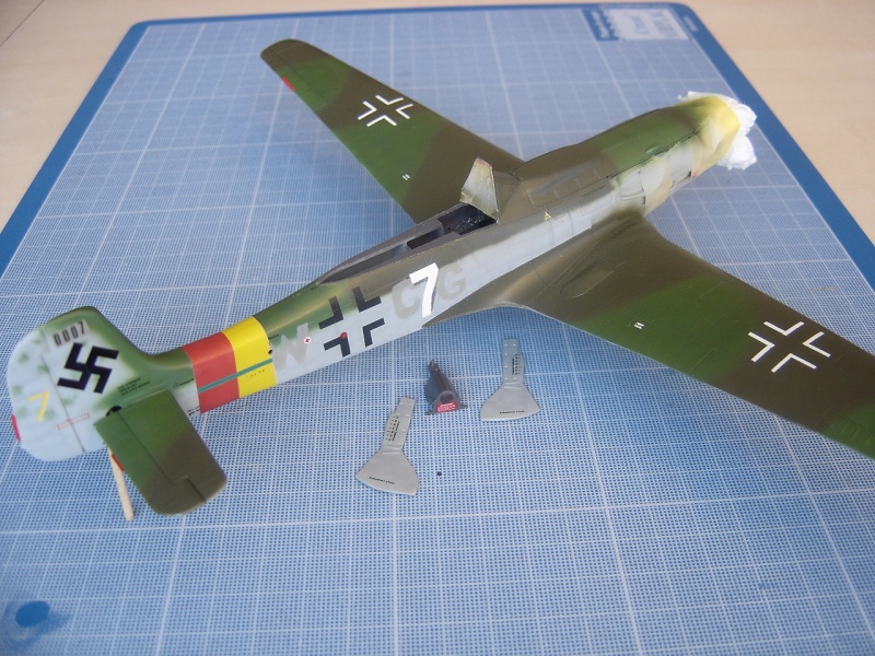 Focke Wulf Ta152 H-0  [DRAGON] 1/48  - Page 6 Dsc07711