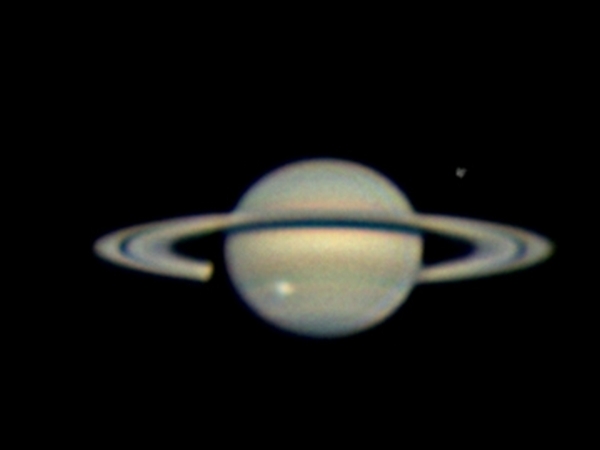 Un peu d'actualit sur Saturne, seigneur des anneaux...  Saturn18