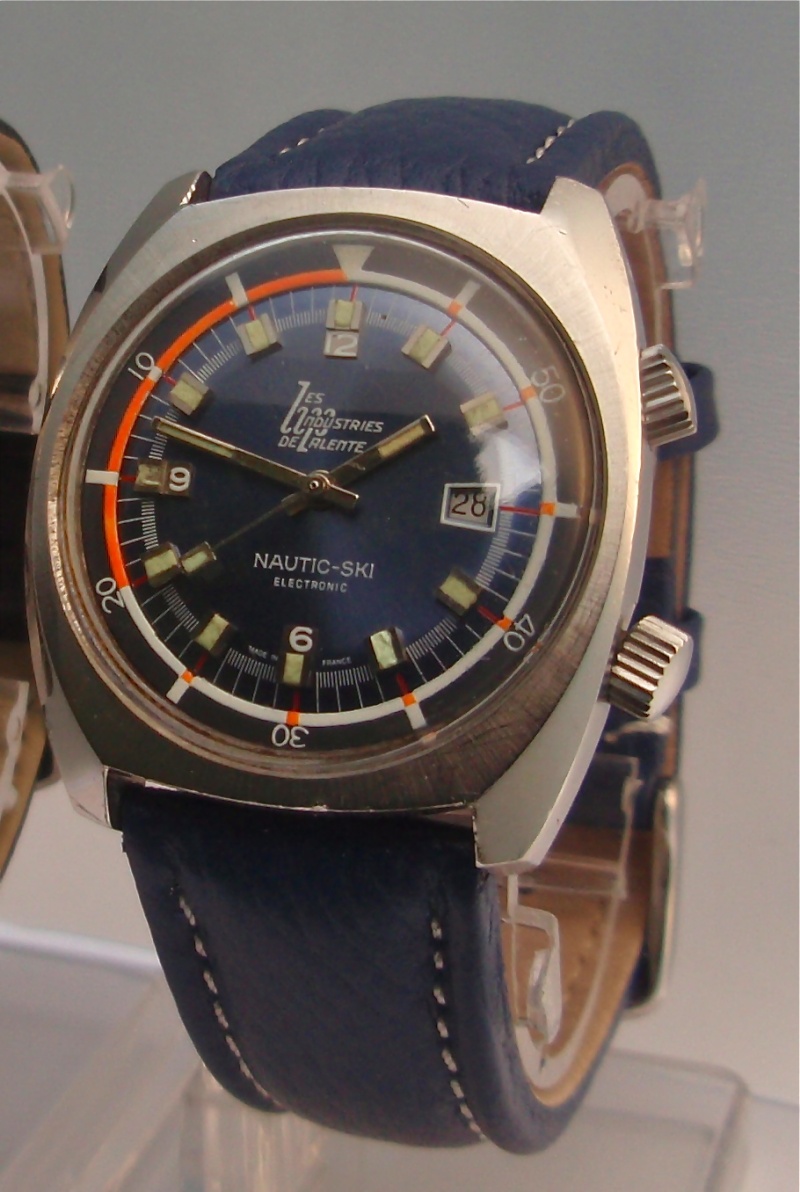 Recherche: 70's / bleu / plongee ??? Pc120213