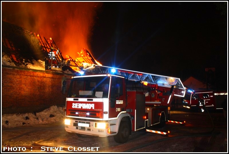 29/12/10 - L'Abbaye de Rochefort est en feu + photos Incend26