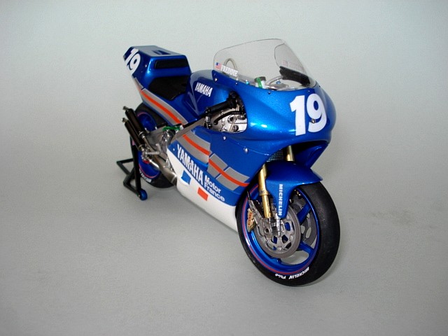 Yamaha YZR500 .F/Spencer 1993. Tamiya + Studio 27+ Hata. 32_spe10