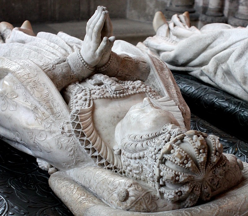 Quelques sculptures de la basilique de Saint Denis Cather10