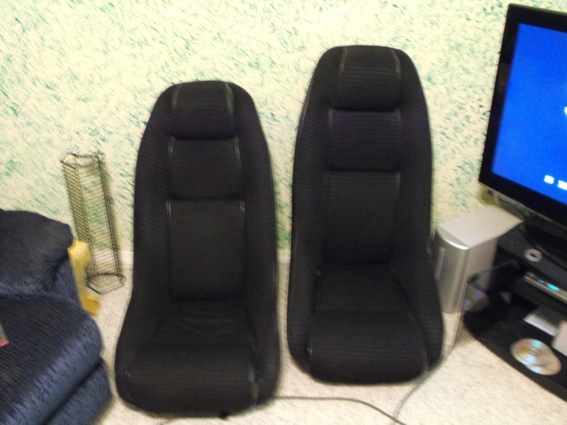 anyone no where to get gtr seats for a decent price 2009_018