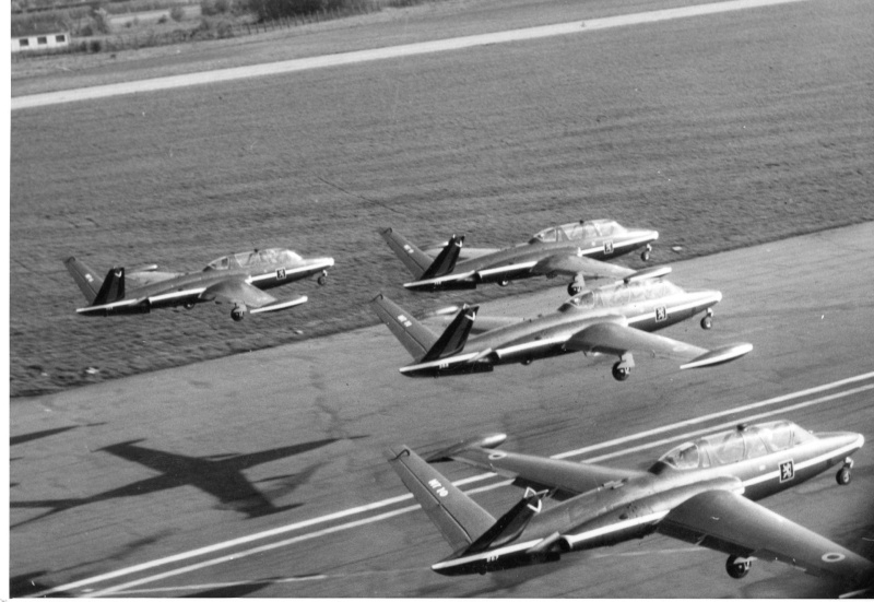 Patrouille des "Diables Rouges" sur Fouga Magister. Photo_43