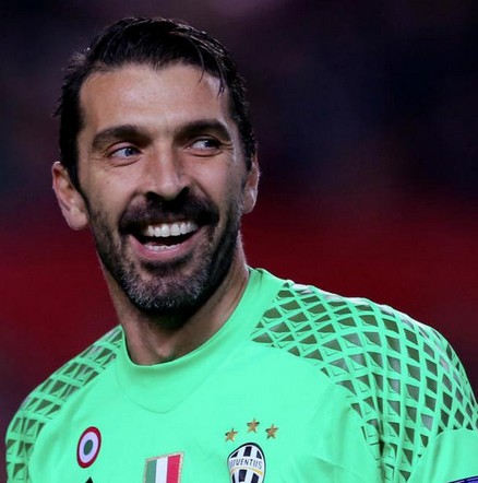 Buffon ou Neuer ? Gianlu10