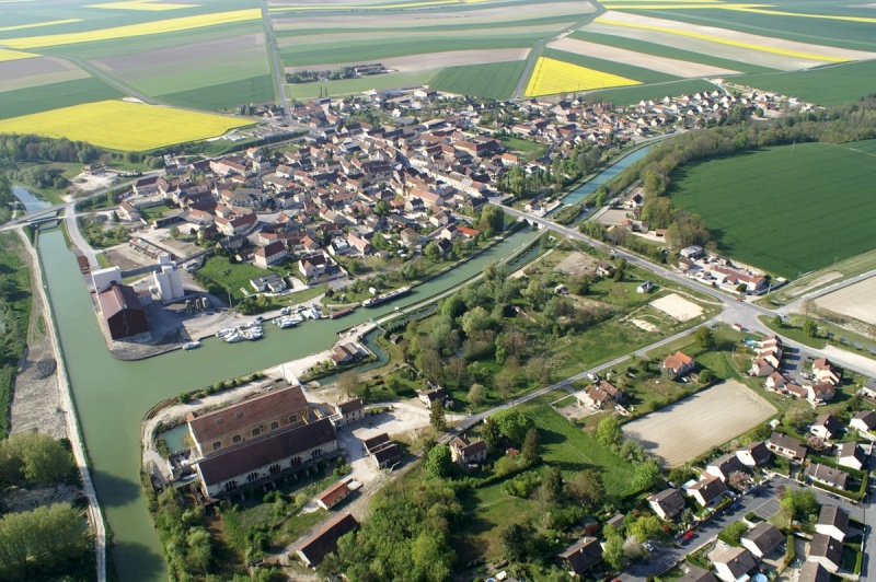 CONDE-sur-MARNE 10311110