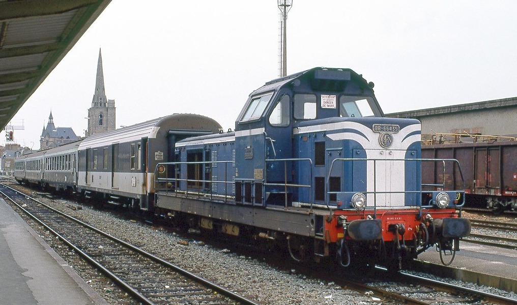 BB 66435 train ouvrier St Nazaire Redon 10 juillet 1989 Capt1231