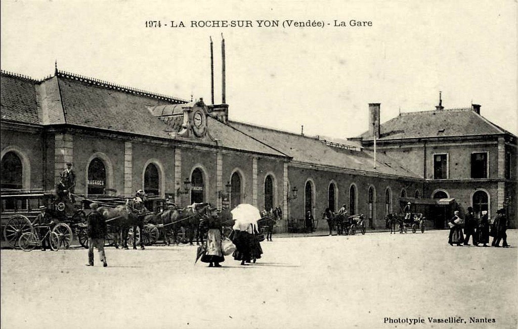ligne Sainte Pazanne - Commequiers -  La Roche Sur Yon La_roc28
